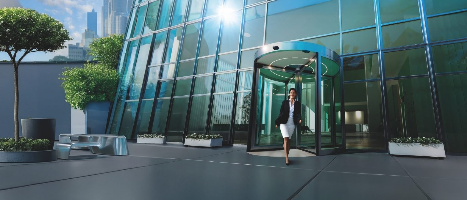 L’AG400, premier modèle de porte tournante FAAC